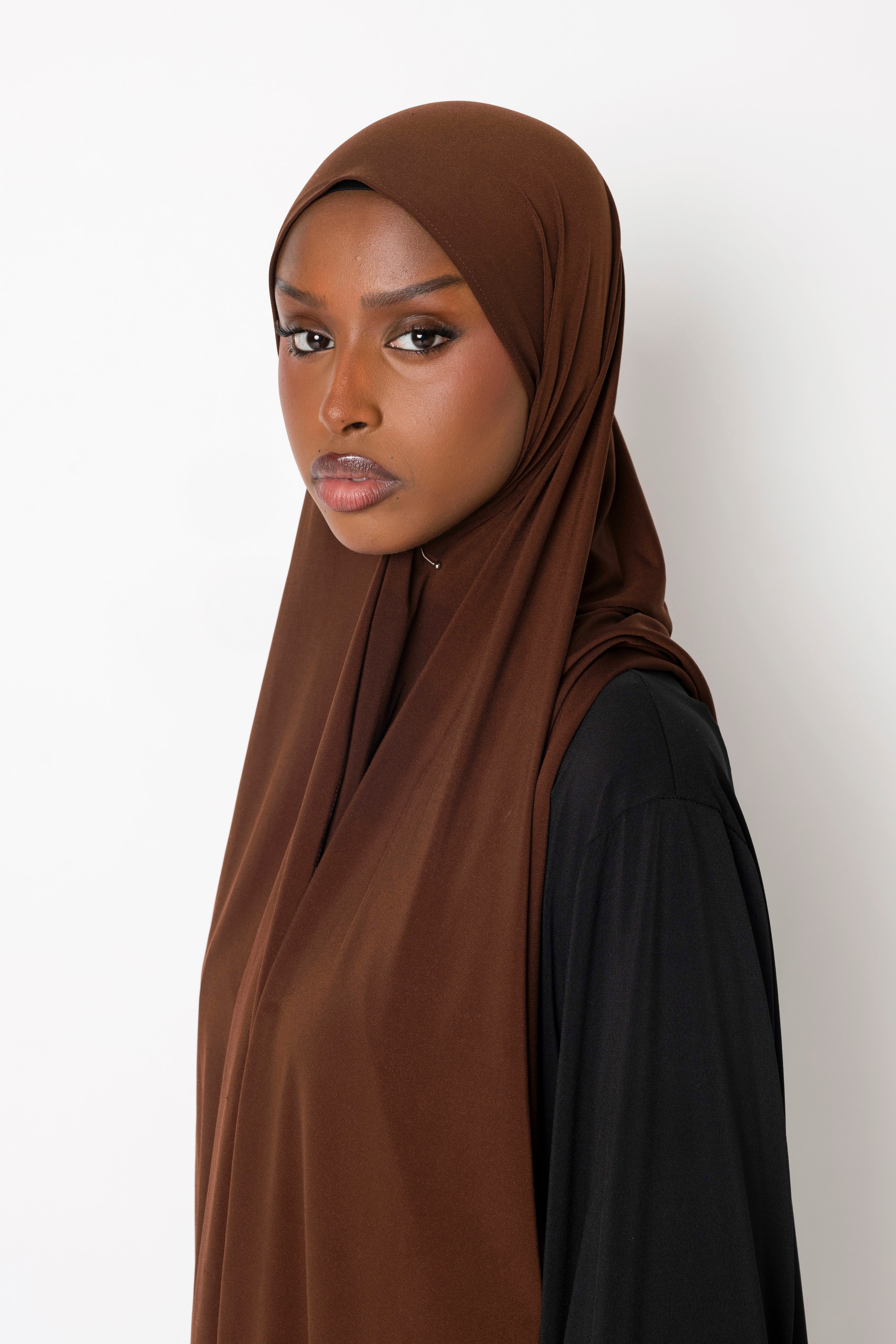 CHOCOLATE BROWN